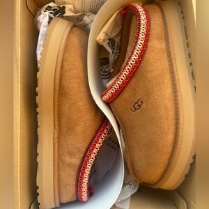 UGG Tazz Platform Slippers